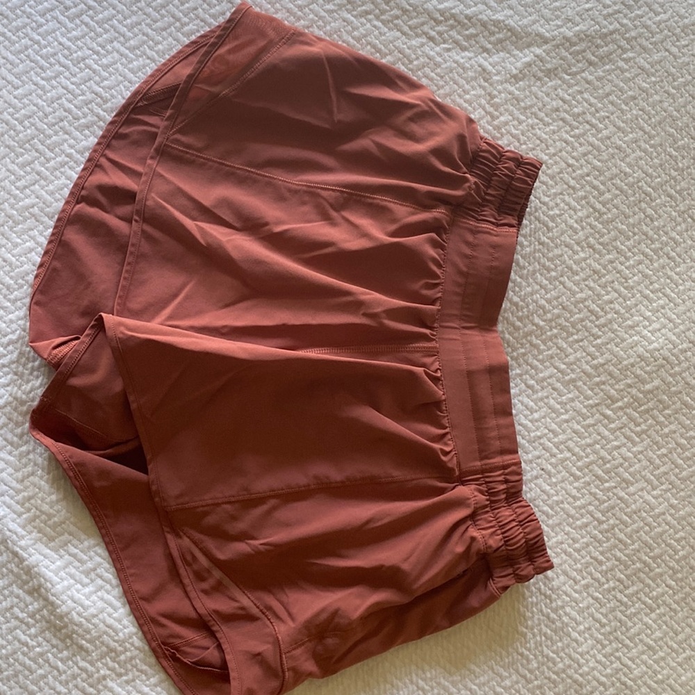 Lululemon Hotty hot shorts size 6 tall